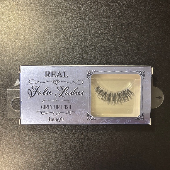 Benefit Girly Up Lash False Lashes - Picture 1 of 3
